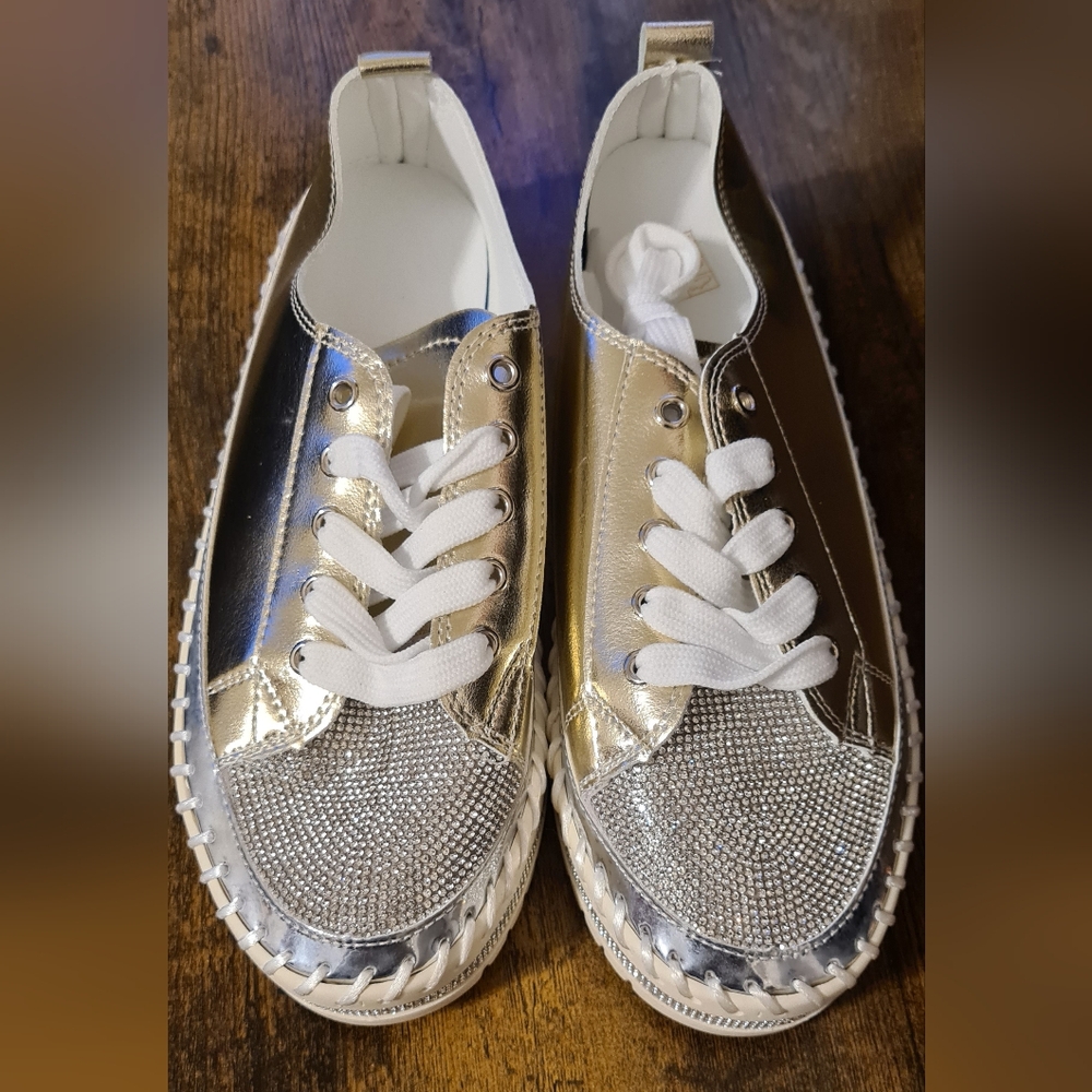 New Gold and Rhinestones Fashion Shoes in 8.5.